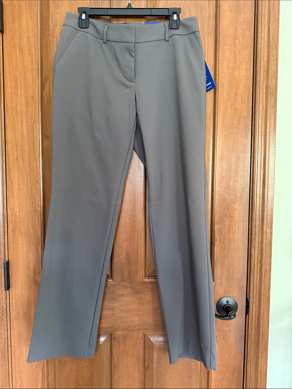 NWT. Apt. 9 Women’s Dress Pants in dark Gray